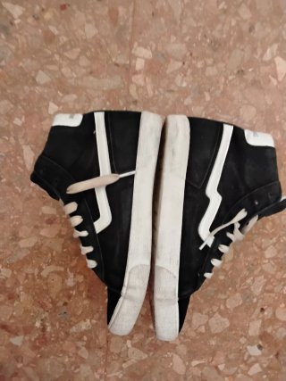 Zapatillas Nyc blancas y negras