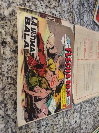 Cómic flecha roja colección antiguedades