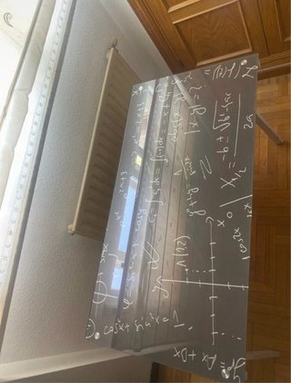 Mesa de estudio cristal y metal