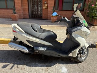 Suzuki Burgman 125 Blanca 2013