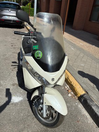 Suzuki Burgman 125 Blanca 2013