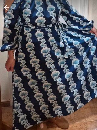 Vestido maxi floral azul y blanco