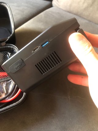 Arrancador de coche con pinzas y funda y inflador