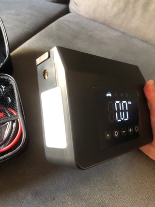 Arrancador de coche con pinzas y funda y inflador