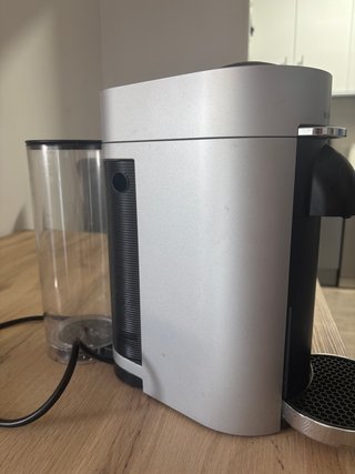 Cafetera Nespresso Vertuo + 12 cápsulas