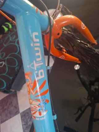 Bicicleta B'TWIN infantil azul
