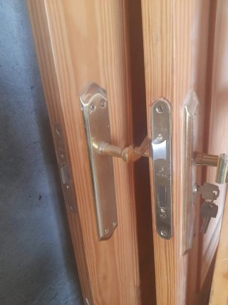 Puertas de madera nuevas  Recogida Cazorla (Jaén)