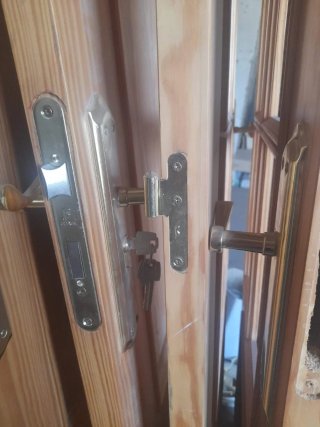 Puertas de madera nuevas  Recogida Cazorla (Jaén)