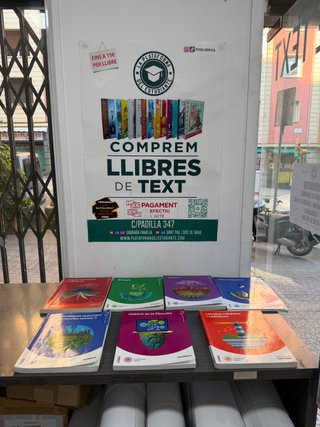 Disponemos de libros de 2- Bach. de SANTILLANA
