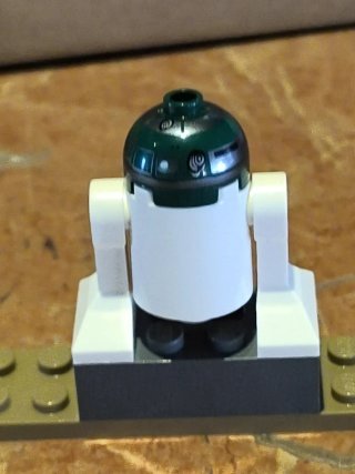 Lego Star Wars R4-P44