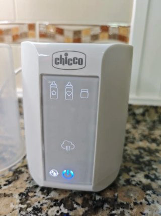 Calienta biberones y esterilizador Chicco
