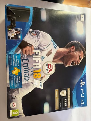 PS4 FIFA 18 Bundle 1TB Negra + Mando