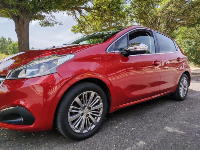 Peugeot 208 2017 - foto 1