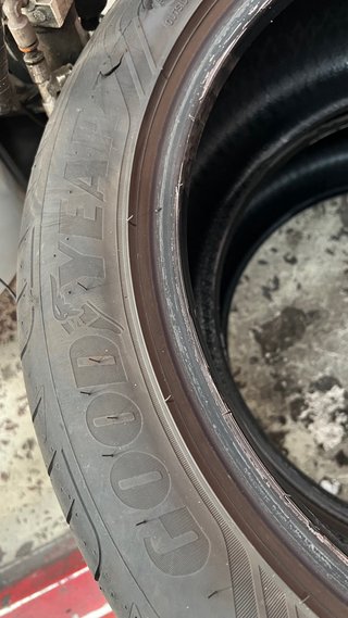Pareja Neumáticos Goodyear 245/45 R18