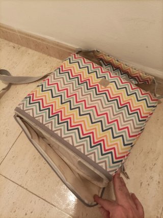 Alzador portátil para comer con diseño infantil