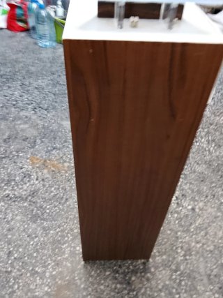 Atril expositor de madera