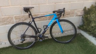 Bicicleta Canyon CF SLX 9.0 Di2