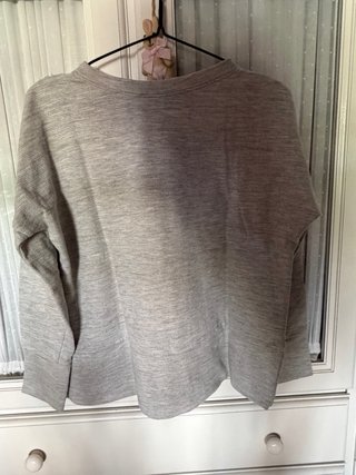 Sudadera gris bordada hojas Nicoli