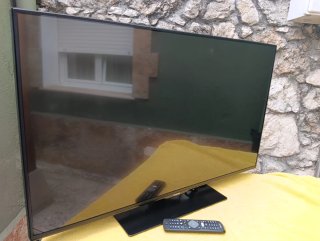 TV Philips 43" Negra