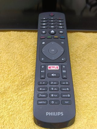 TV Philips 43" Negra