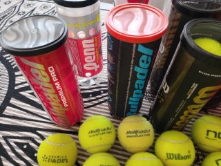 40 Pelotas de pádel segunda mano.  Varias marcas