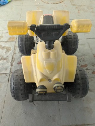 Coche Eléctrico Infantil FEBER Amarillo