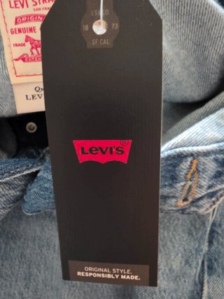 Mono vaquero Levi's sin estrenar