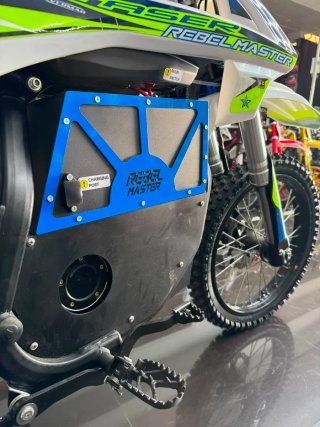 Pit Bike Eléctrica Rebel Master Taser