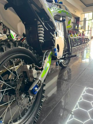 Pit Bike Eléctrica Rebel Master Taser