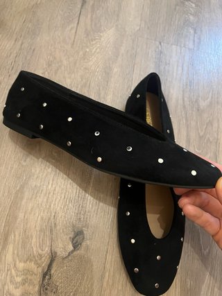Bailarinas negras con tachuelas