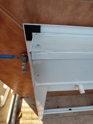 Ventana corredera aluminio blanco palillería