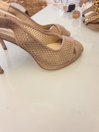 Zapatos tacón Gloria Ortiz beige