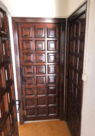 Puertas de madera maciza a cuarterones