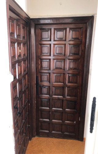 Puertas de madera maciza a cuarterones