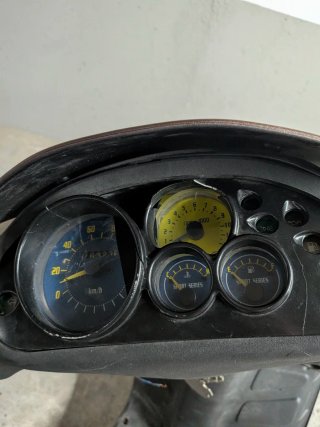 Piaggio NRG 50cc Scooter Oro/Verde