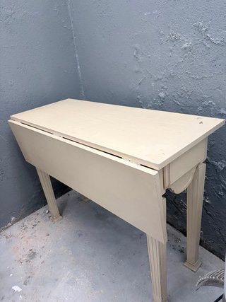 Mesa de madera abatible beige
