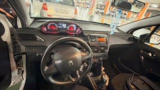 Peugeot 208 2013
