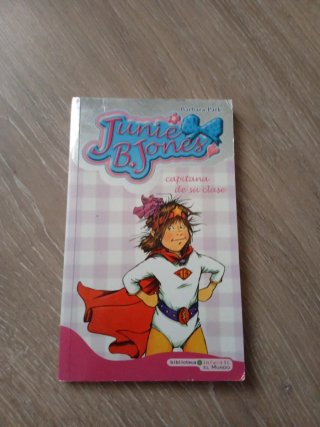 Junie B. Jones y Warren el Superguapo