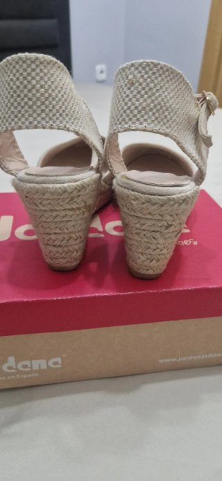 Zapatillas cuña Jordana beige talla 37