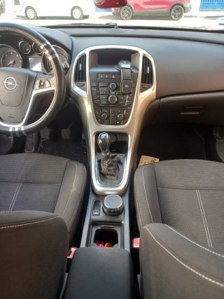 Opel Astra j 2010