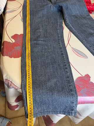 Pantalón vaquero recto de hombre de color azul