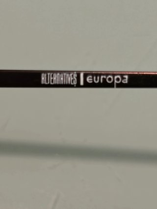 Gafas de metal marrones y plateadas