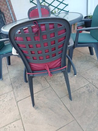 Mesa de jardín redonda 105cm y 4 sillas