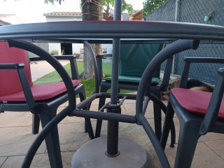 Mesa de jardín redonda 105cm y 4 sillas