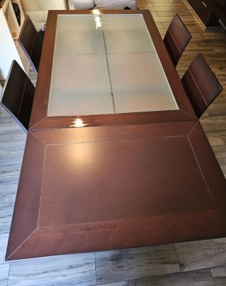 Mesa de madera extensible con 4 sillas