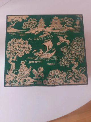 Caja Metálica Decorada Verde y Dorado