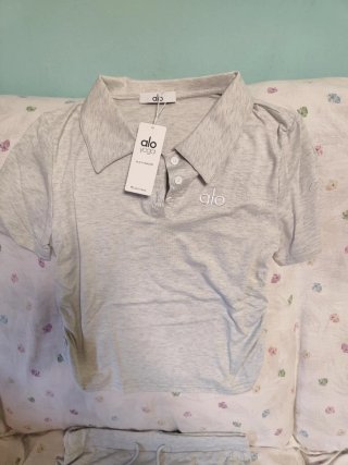 Conjunto Alo Yoga Falda y Camiseta
