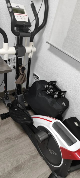 Bicicleta Elíptica BH Walk fit program