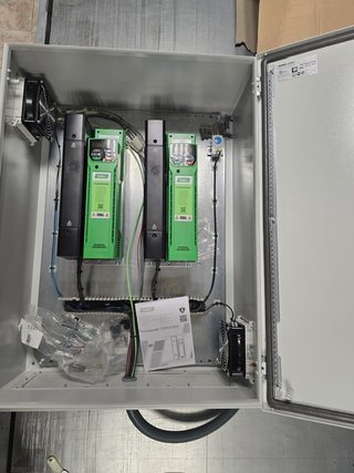 2 Variadores de Frecuencia Nidec Commander 7.5kW