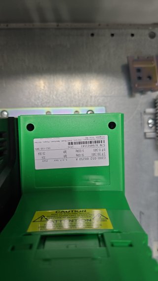 2 Variadores de Frecuencia Nidec Commander 7.5kW